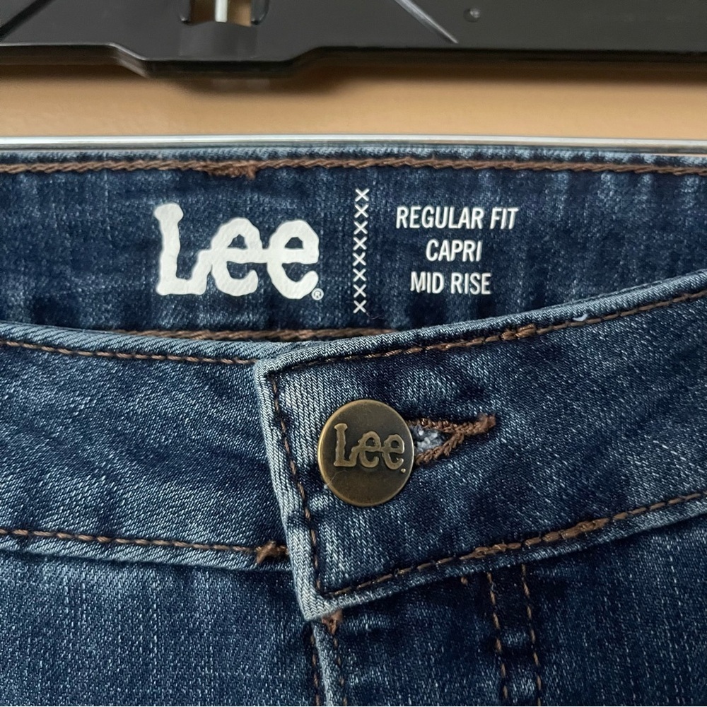Lee mid rise capri size 18 - Picture 2 of 5
